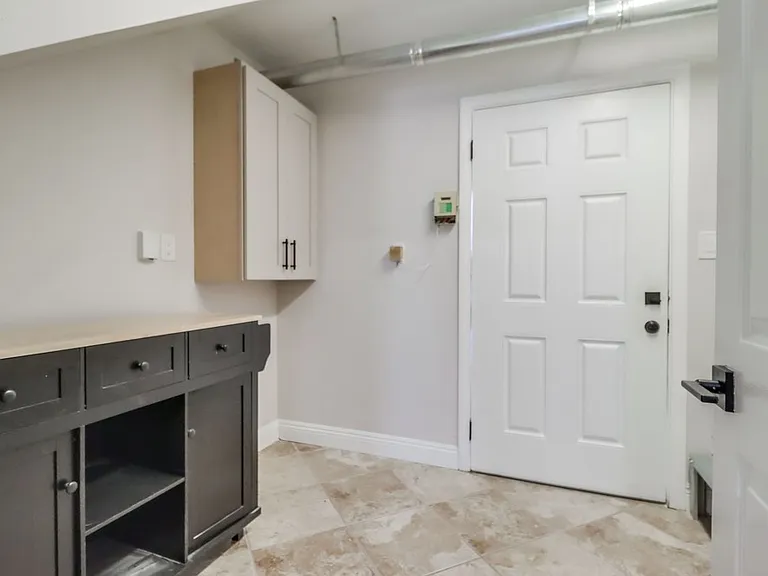 4138 Lois St #B — Photo 12