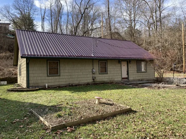 39 Currier St, Athens, OH 45701