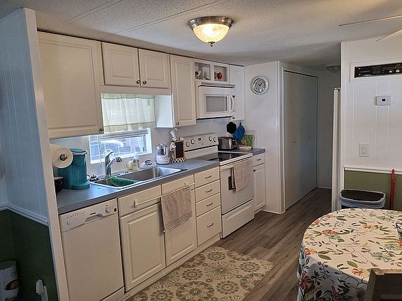 4th image of 37820 Lake Gilbert Cir