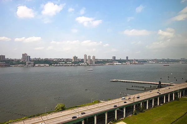 Rented by BLU Real Estate | media 12