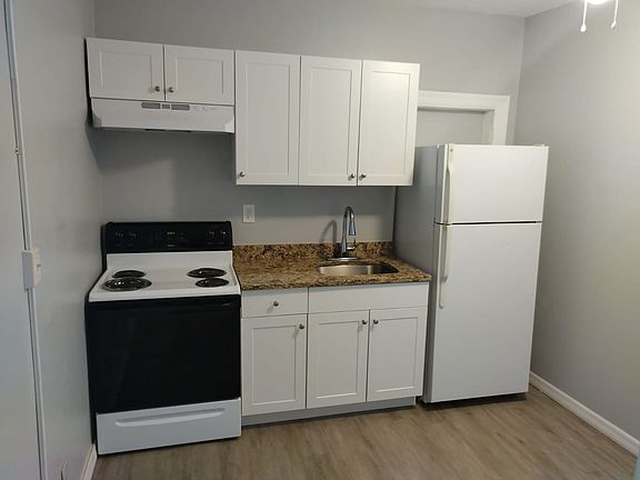 3rd image of 705 Vine Ave #2