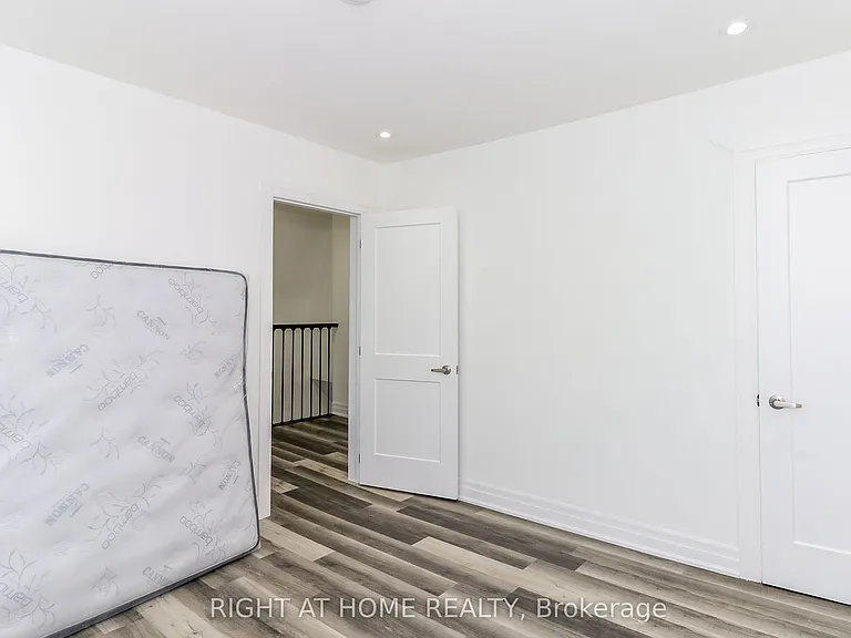 35 Toronto St — Photo 12