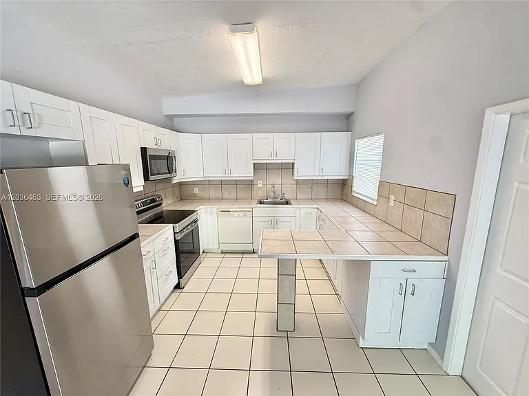 2503 NW 5th Ave #1 — Photo 4