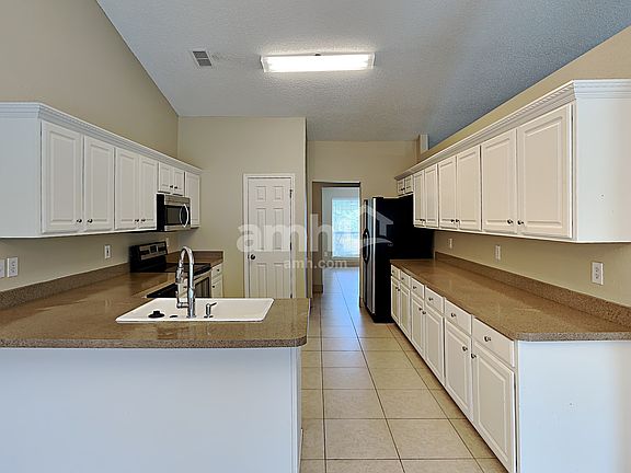 3rd image of 5575 Bristol Bay Ln N
