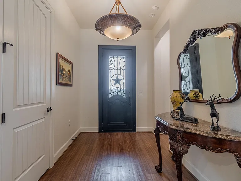 108 Hopping Peach St — Photo 4