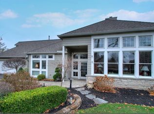 32 Haskell Dr, Bratenahl, OH 44108