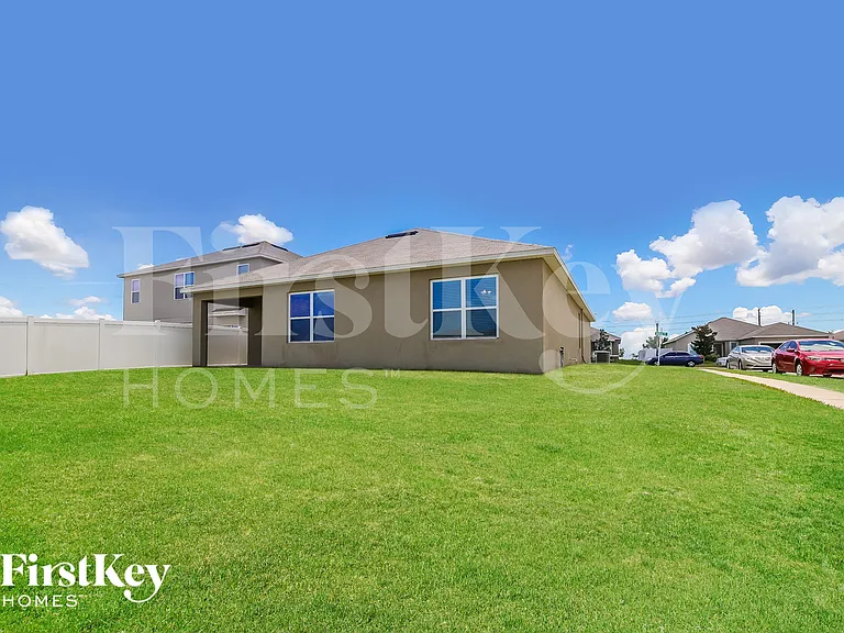 211 Bella Dr — Photo 15