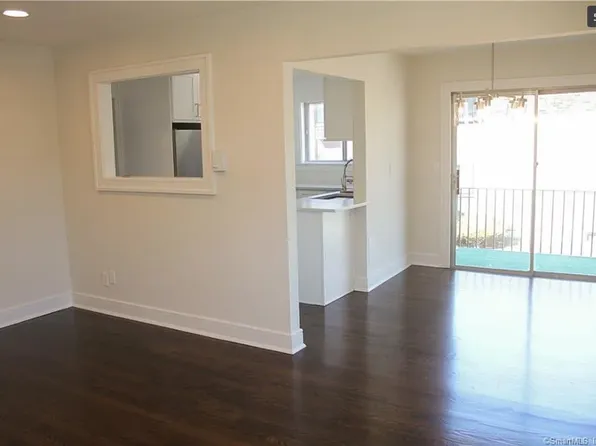 85 Acorn St, Bridgeport, CT 06606