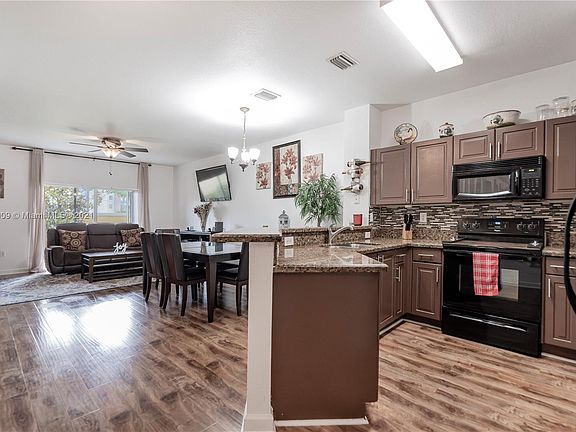3rd image of 1708 SW 81st Ter