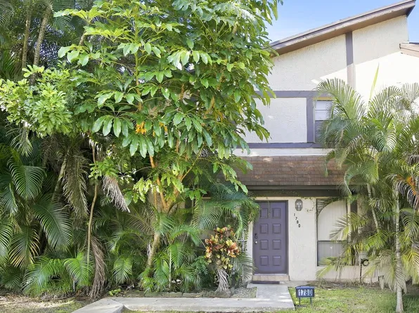 1780 Bayberry Dr, Hollywood, FL 33024