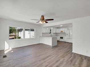 8115 Kerry Rd, Louisville, KY 40258