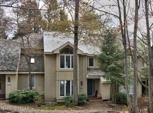 226 Crescent Ln, Pocono Pines, PA