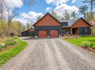1107 Xavier St, Gravenhurst, ON P0E 1G0