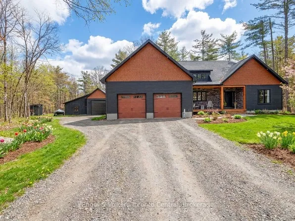 1107 Xavier St, Gravenhurst, ON P0E 1G0