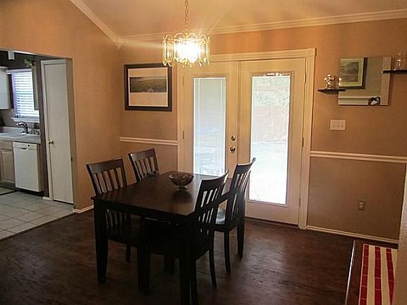 5th image of 1001 Brook Creek Ct