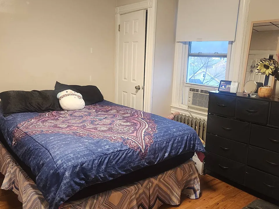159 Waldo Pl #4