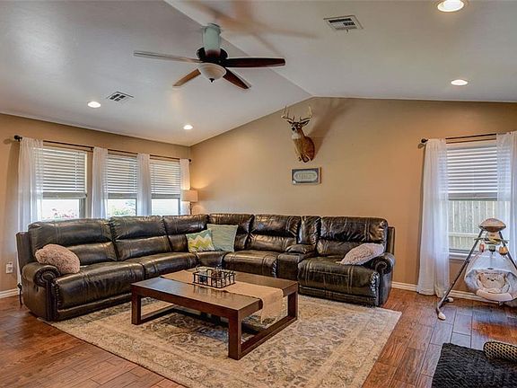 5th image of 1609 Eagle Dr