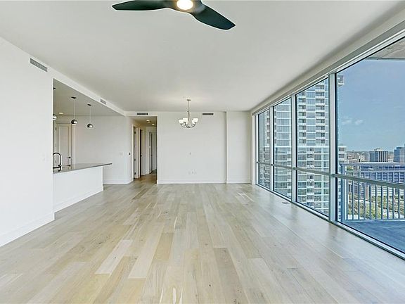 4th image of 222 West Ave #2401