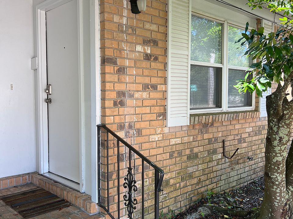 1st image of 126 Shirley Dr #A