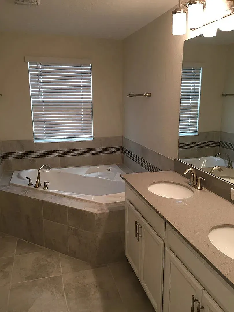 5 bed, 2455 sqft, $3,000 — Photo 4