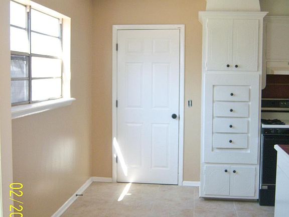 2nd image of 322 N Carlsbad St