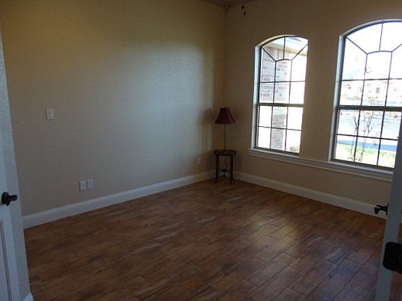 4th image of 4304 Wood Dr