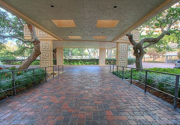 3rd image of 1111 N Gulfstream Ave APT 9C