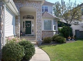 375 E Glengary Cir, Highland Heights, OH 44143