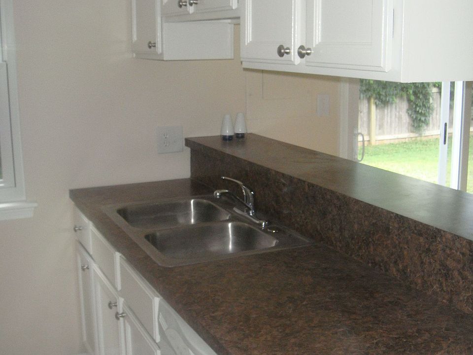2nd image of 810 Montrose Ct