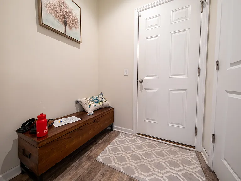 5595 Queensland Ln N — Photo 29