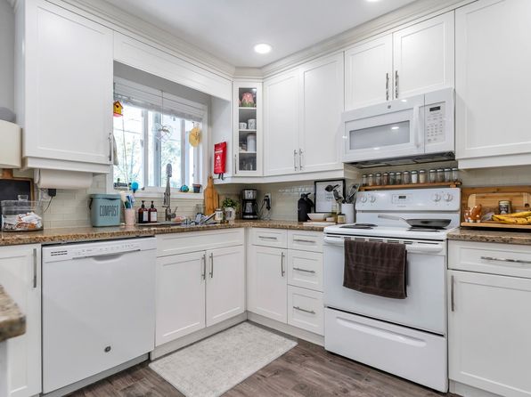 5704 Janis St, Chilliwack, BC V2R 3K3