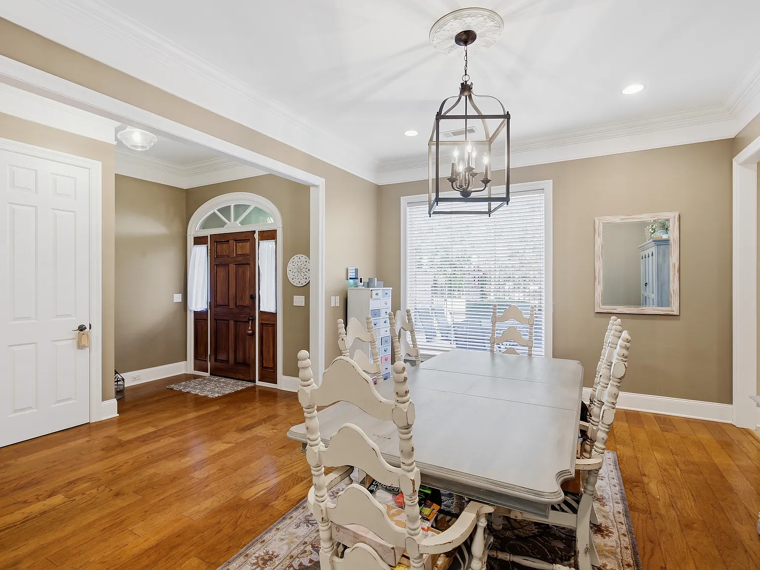 4 bed, 3170 sqft, $3,000 — Photo 3