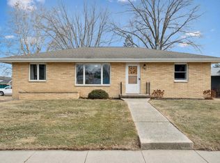 207 Arthur St SW, Cascade, IA 52033