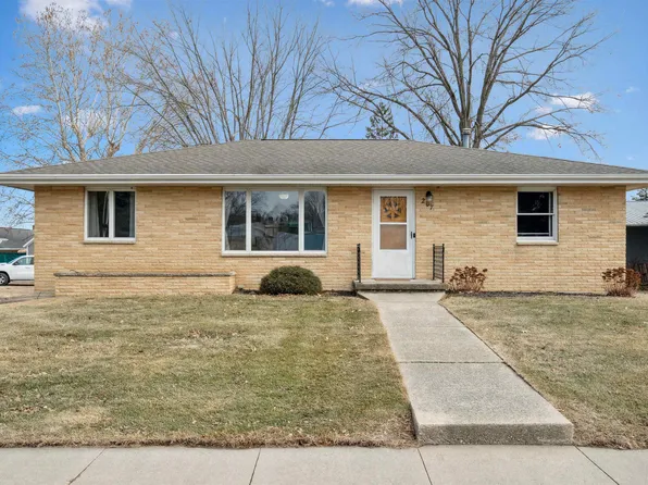 207 Arthur St SW, Cascade, IA 52033