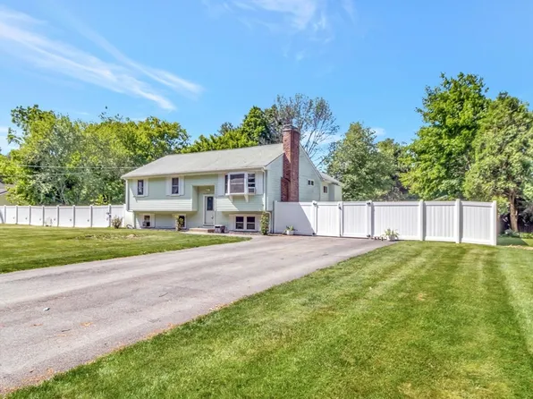 12 Toad Island Rd, Norton, MA 02766