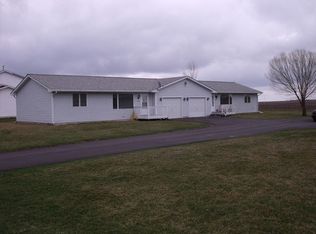 410 Erickson Gate, Lee, IL 60530