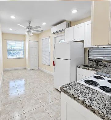 1 bed, 400 sqft, $1,600 — Photo 4
