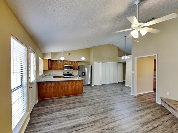 529 Shennandoah Dr #529, Desoto, TX 75115