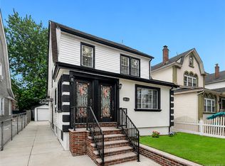 10033 205th St, Hollis, NY 11423