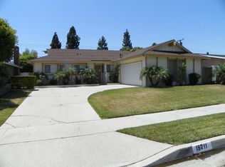 15211 Nottingham Ln, Huntington Beach, CA 92647
