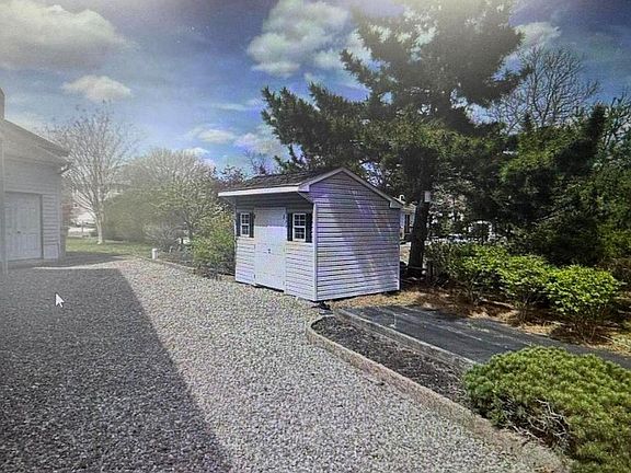 5th image of 1 Cedarcrest Dr