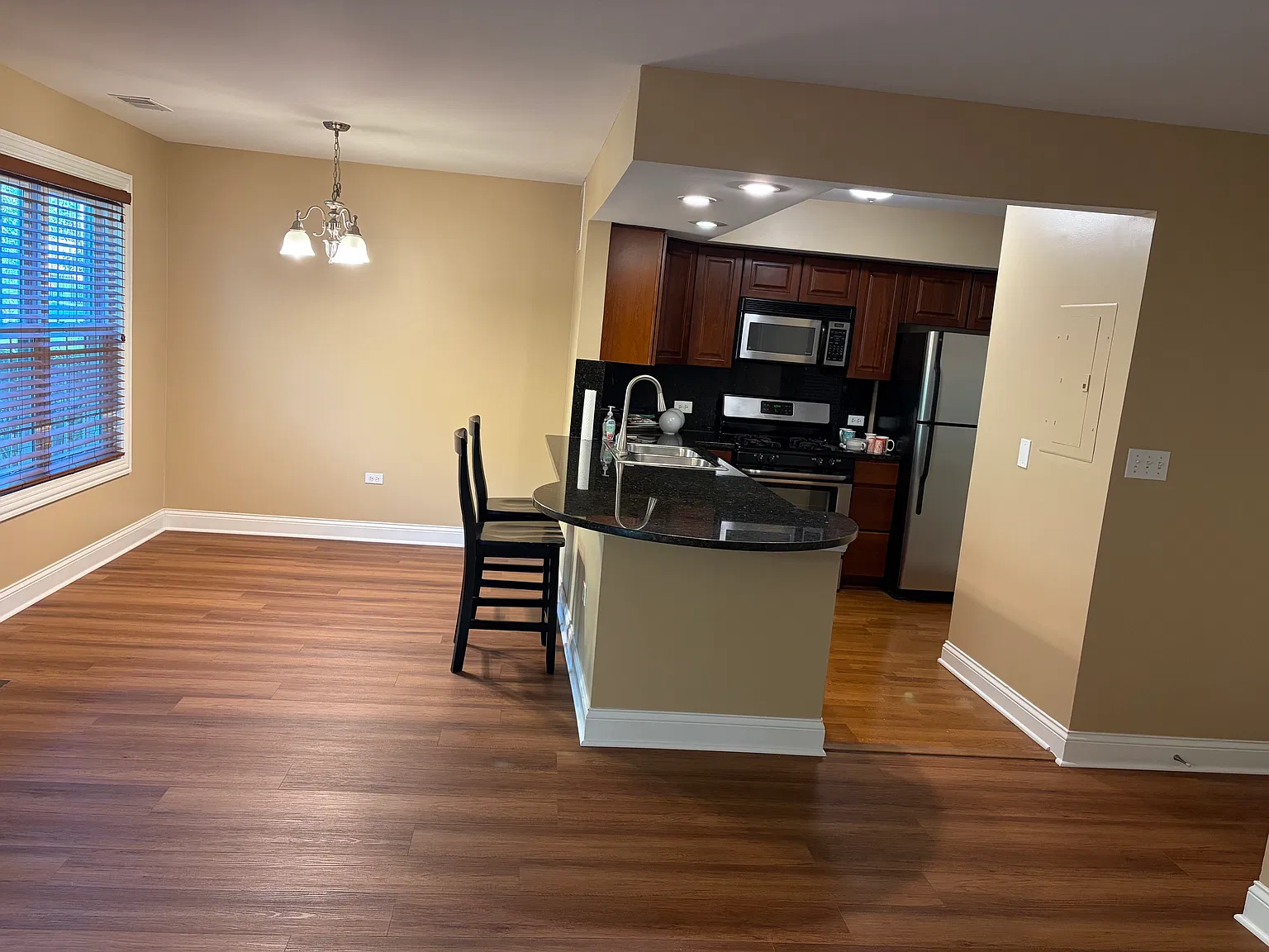 2 bed, 1.5 bath, 1080 sqft, $2,300 — Photo 1