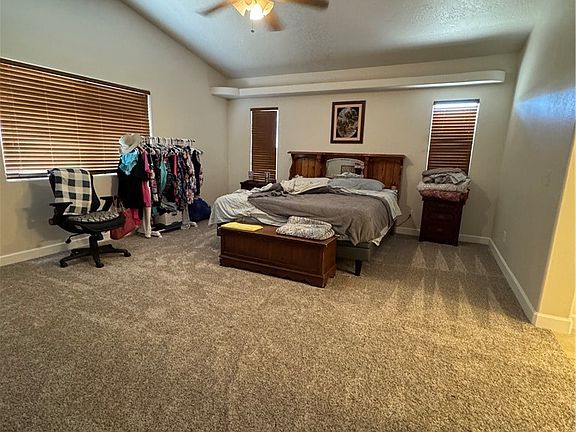 5th image of 10575 Estrella Ave
