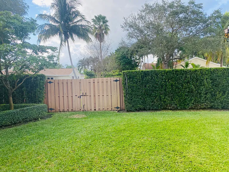 11798 SW 51st Ct — Photo 29