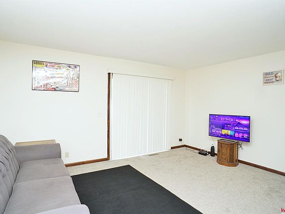 2nd image of 1220 S 32nd St