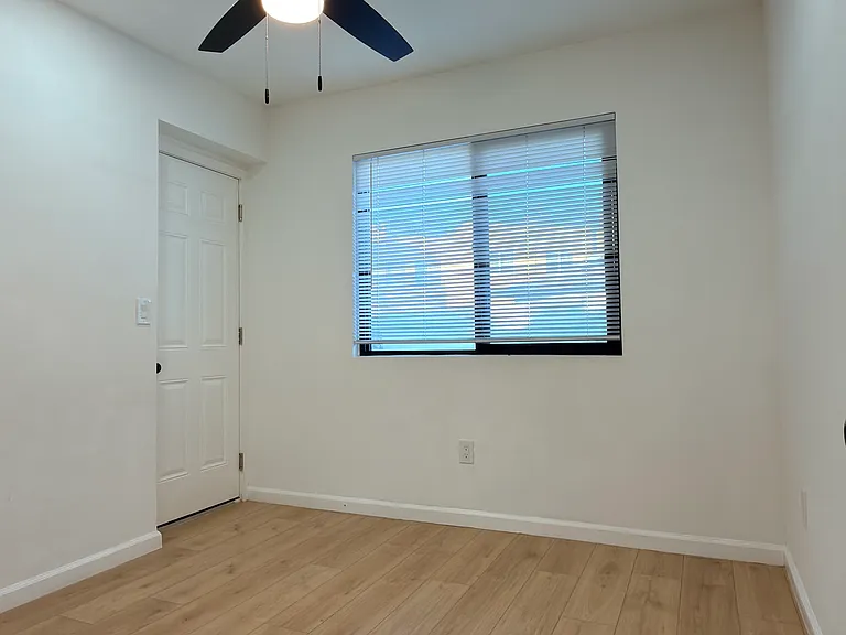 1016 Cedar Brk — Photo 8