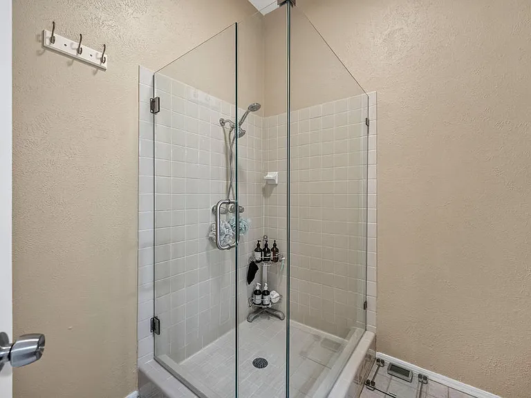10401 High Hollows Dr #201 — Photo 21