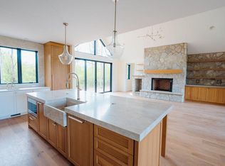 6595 Bridlewood Ct, Lake Geneva, WI 53147