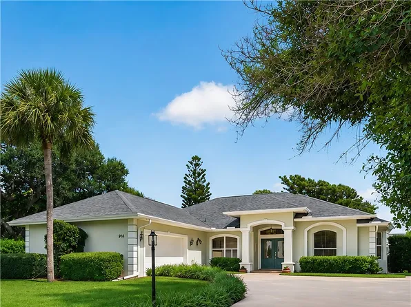 916 Pebble Ln, Indian River Shores, FL 32963