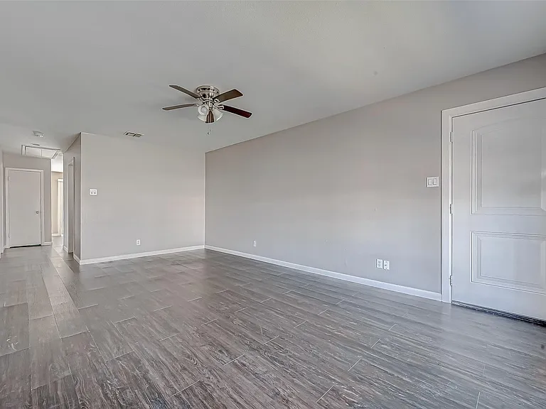 7315 Housman St — Photo 7